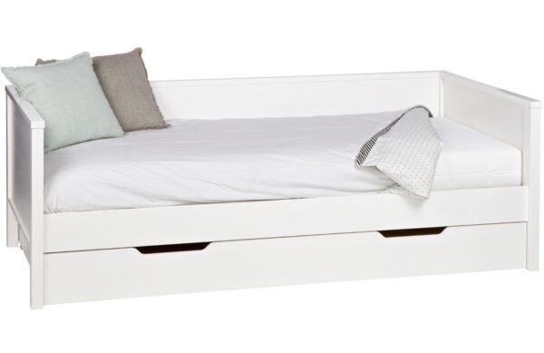 Hoorns Bílá borovicová postel