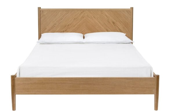 Dubová postel Woodman Farsta Angle