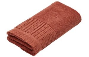 Terakotově červený bavlněný ručník Kave Home Veta