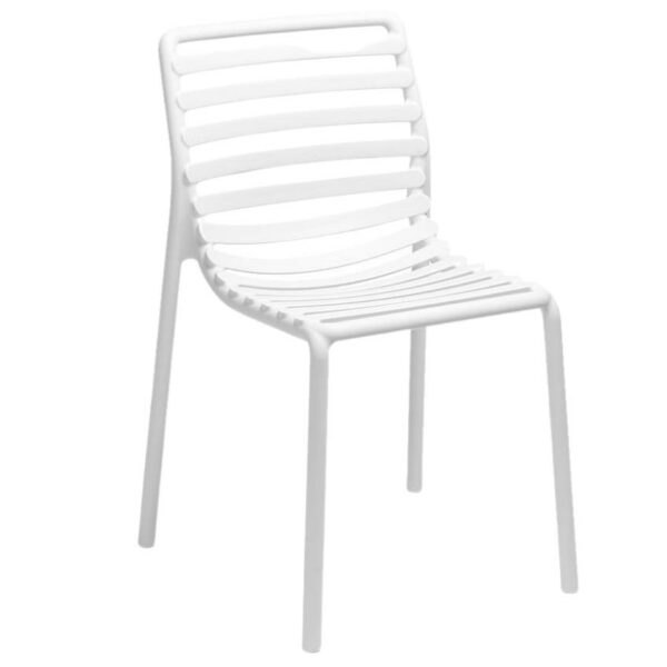 Bílá plastová zahradní židle