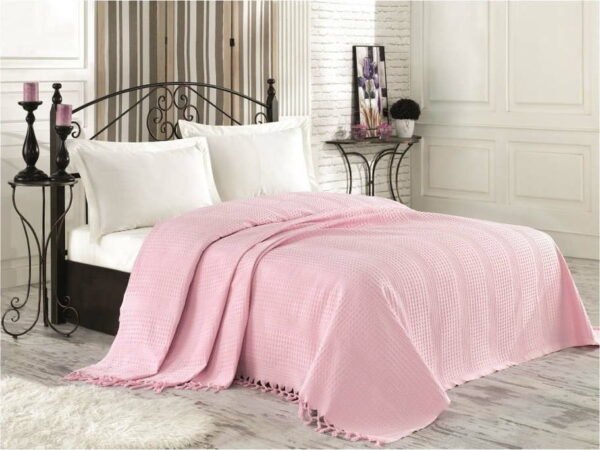Růžový bavlněný přehoz přes postel na dvoulůžko