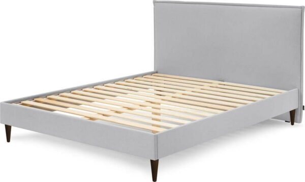 Světle šedá čalouněná dvoulůžková postel s roštem 160x200